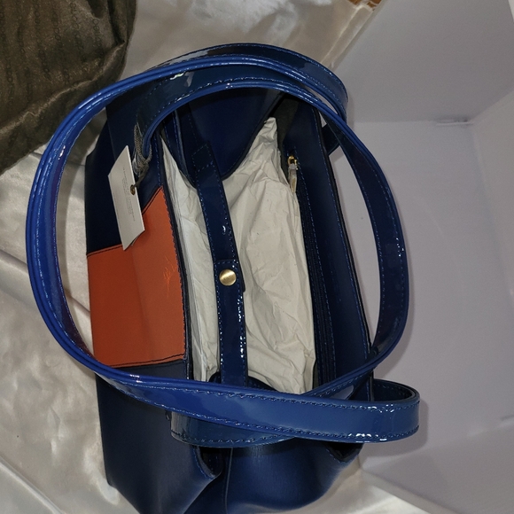 ONEODDBIRD The Lorikeet Saffiano Leather Handbag Navy/Orange, BENEFITS AUTISM - Picture 4 of 9